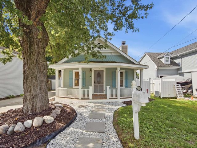 1660 Beechmont Street, Keego Harbor, MI 48320