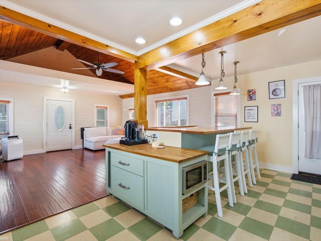1660 Beechmont Street, Keego Harbor, MI 48320
