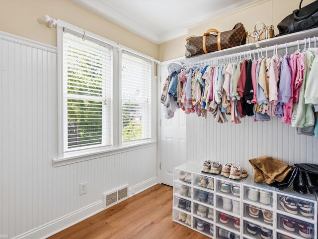 1660 Beechmont Street, Keego Harbor, MI 48320