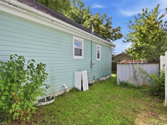 1660 Beechmont Street, Keego Harbor, MI 48320