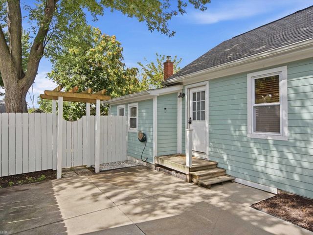 1660 Beechmont Street, Keego Harbor, MI 48320