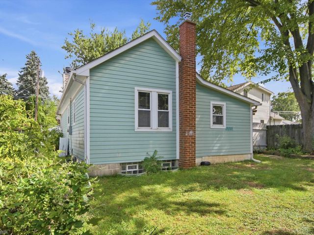 1660 Beechmont Street, Keego Harbor, MI 48320