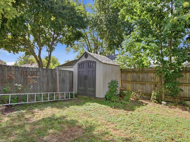 1660 Beechmont Street, Keego Harbor, MI 48320