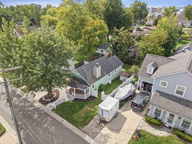 1660 Beechmont Street, Keego Harbor, MI 48320