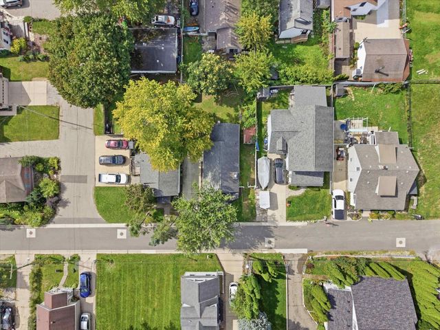 1660 Beechmont Street, Keego Harbor, MI 48320