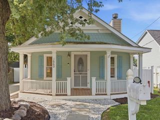 1660 Beechmont Street, Keego Harbor, MI 48320