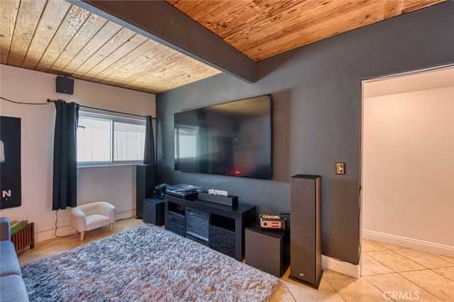 327 Santa Isabel, Newport Beach, CA 92660