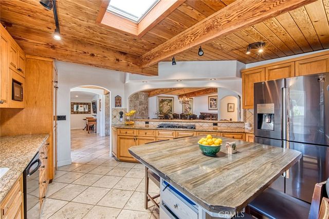 327 Santa Isabel, Newport Beach, CA 92660