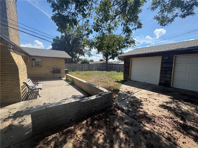 3237 Orlando Dr, Corpus Christi, TX 78411
