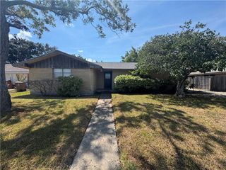 3237 Orlando Dr, Corpus Christi, TX 78411
