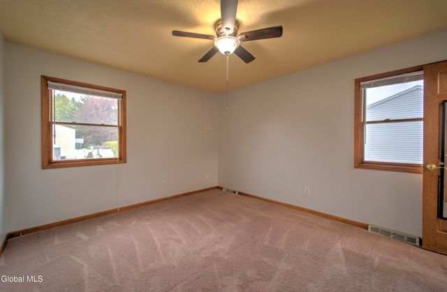 1 Laurel Lane, Niskayuna, NY 12304