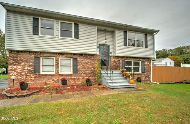 1 Laurel Lane, Niskayuna, NY 12304