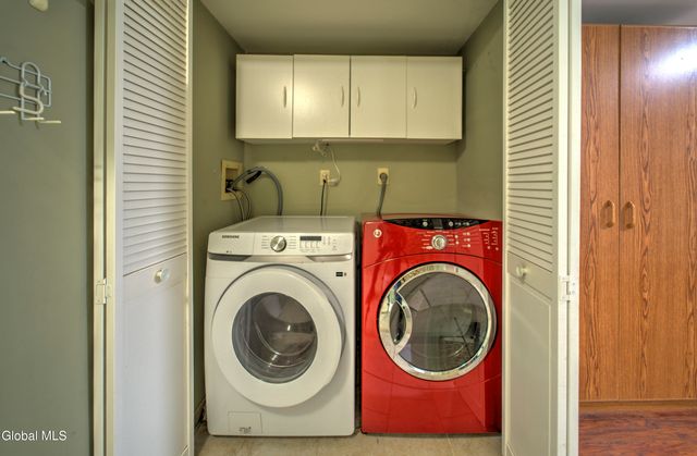 1 Laurel Lane, Niskayuna, NY 12304