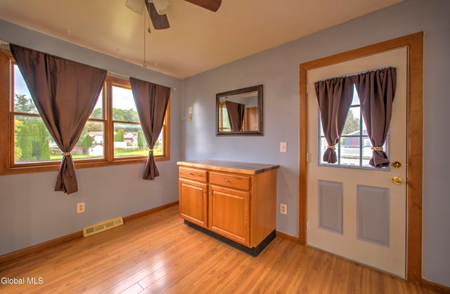 1 Laurel Lane, Niskayuna, NY 12304