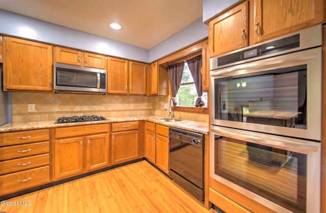 1 Laurel Lane, Niskayuna, NY 12304