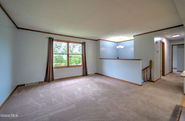 1 Laurel Lane, Niskayuna, NY 12304