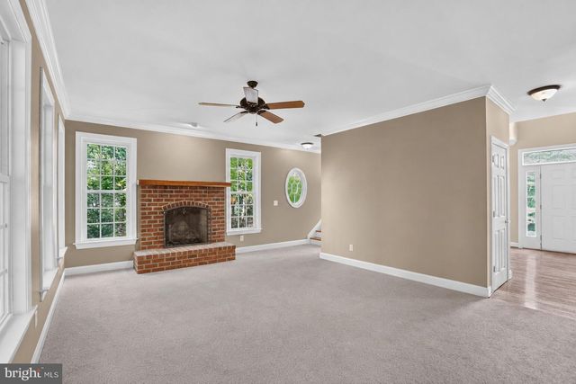 8610 LAROQUE RUN DR, Fredericksburg, VA 22407