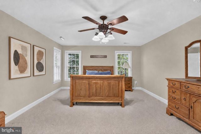 8610 LAROQUE RUN DR, Fredericksburg, VA 22407