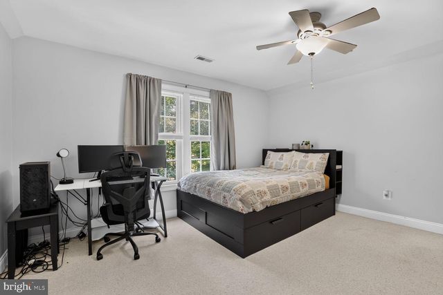 8610 LAROQUE RUN DR, Fredericksburg, VA 22407