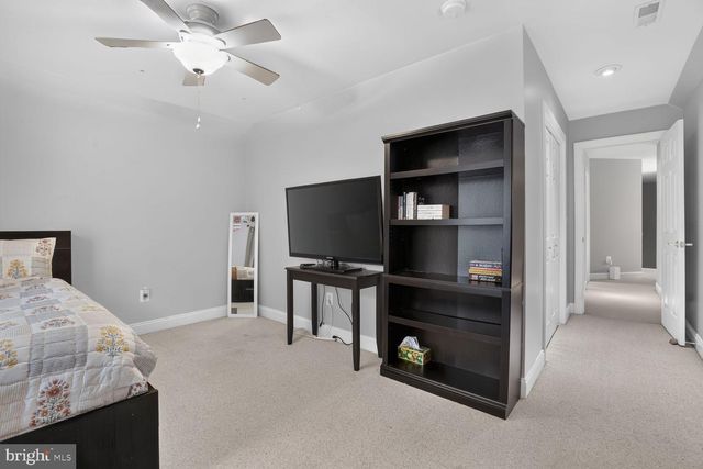 8610 LAROQUE RUN DR, Fredericksburg, VA 22407
