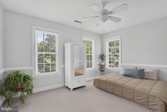 8610 LAROQUE RUN DR, Fredericksburg, VA 22407