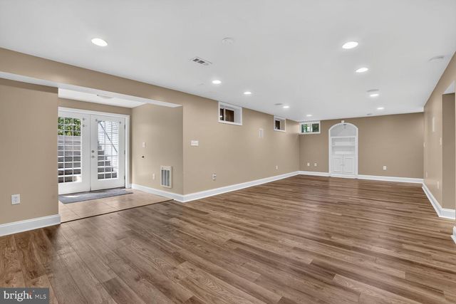 8610 LAROQUE RUN DR, Fredericksburg, VA 22407