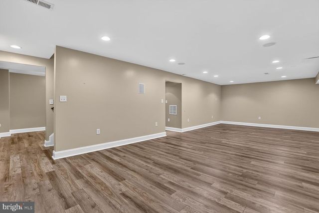8610 LAROQUE RUN DR, Fredericksburg, VA 22407