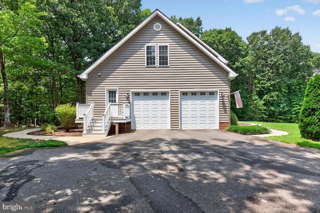 8610 LAROQUE RUN DR, Fredericksburg, VA 22407