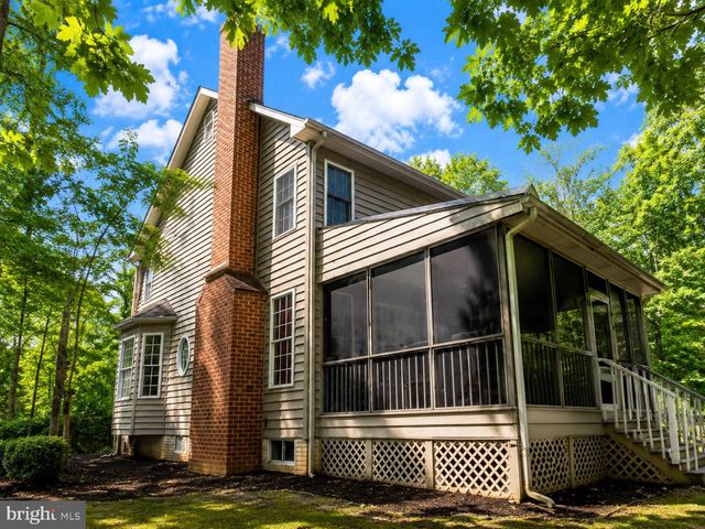 8610 LAROQUE RUN DR, Fredericksburg, VA 22407