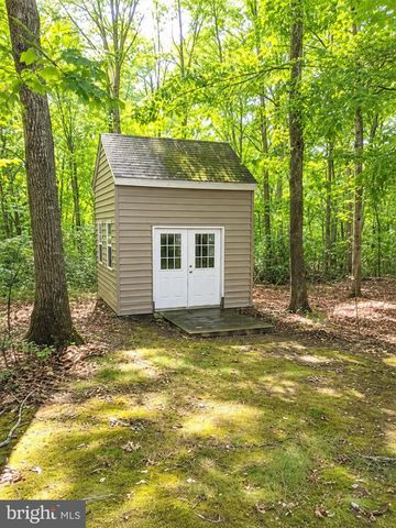 8610 LAROQUE RUN DR, Fredericksburg, VA 22407