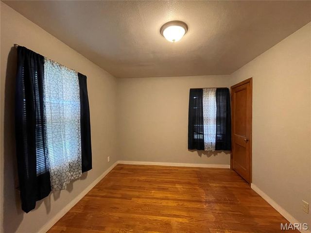10745 Saint Xavier Lane, St Louis, MO 63074