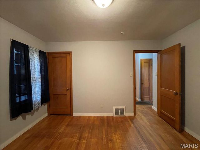 10745 Saint Xavier Lane, St Louis, MO 63074