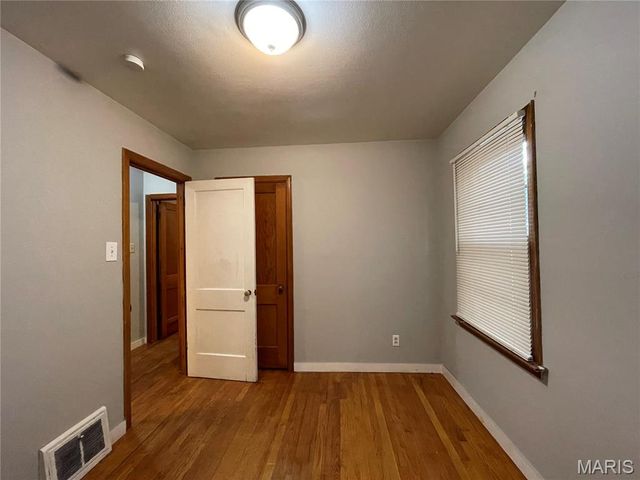 10745 Saint Xavier Lane, St Louis, MO 63074