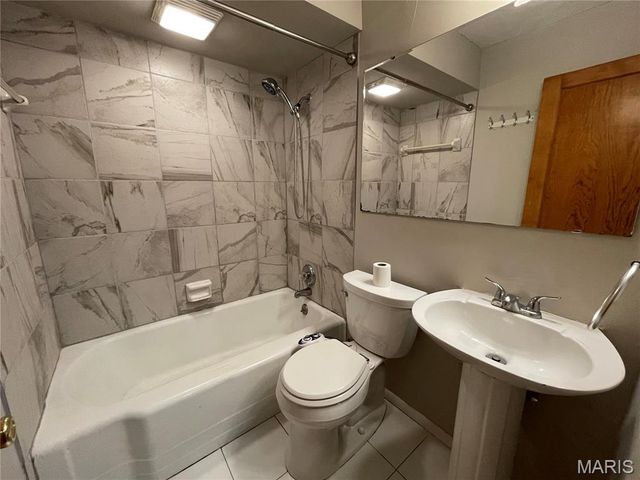 10745 Saint Xavier Lane, St Louis, MO 63074