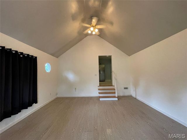 10745 Saint Xavier Lane, St Louis, MO 63074