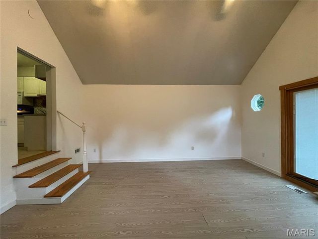 10745 Saint Xavier Lane, St Louis, MO 63074
