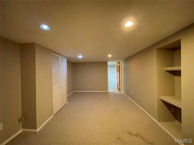10745 Saint Xavier Lane, St Louis, MO 63074