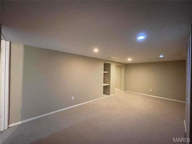 10745 Saint Xavier Lane, St Louis, MO 63074