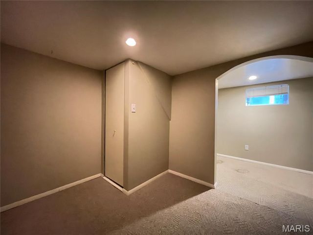 10745 Saint Xavier Lane, St Louis, MO 63074