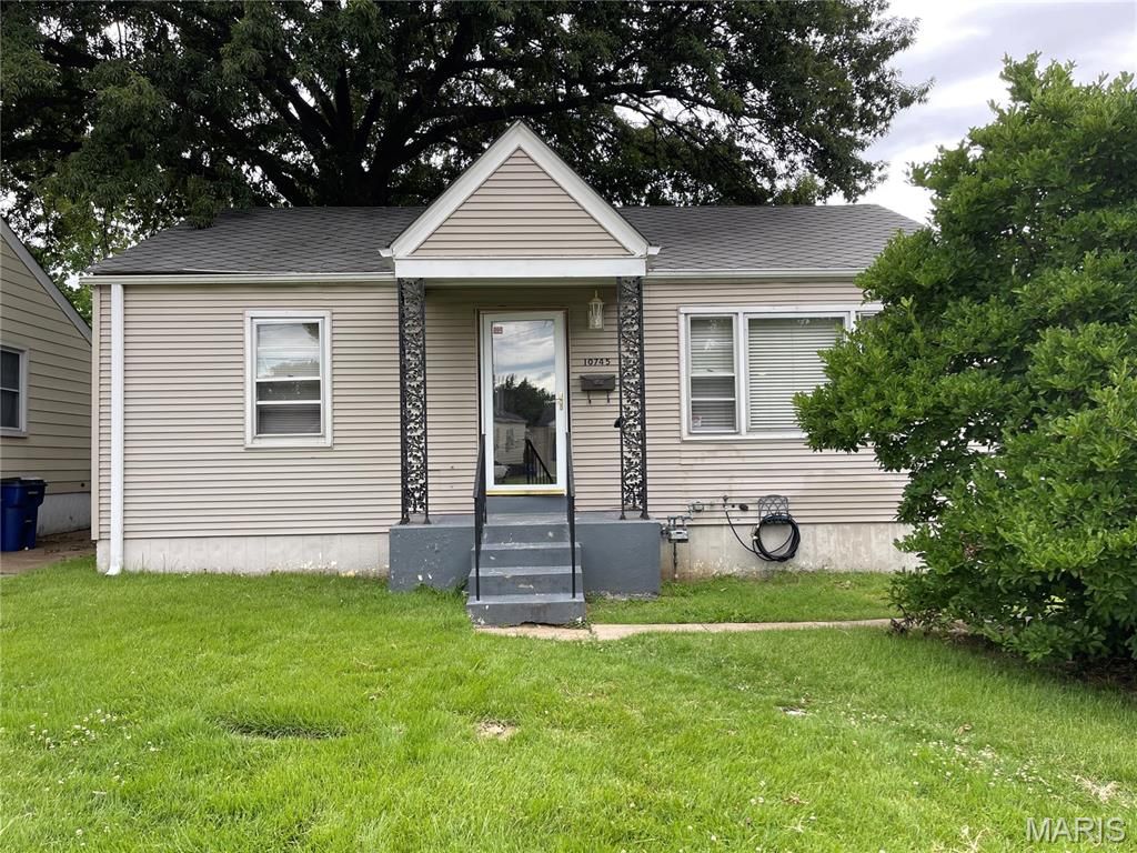 10745 Saint Xavier Lane, St Louis, MO 63074
