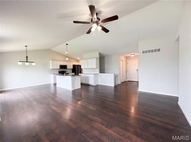 139 Palace Way Drive, Troy, MO 63379