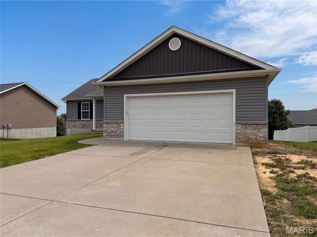 139 Palace Way Drive, Troy, MO 63379