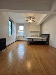 374 thames Street, Newport, RI 02840