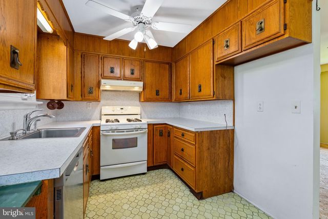 723 S HARMONY RD, Newark, DE 19713
