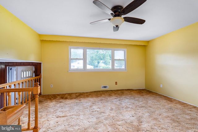 723 S HARMONY RD, Newark, DE 19713