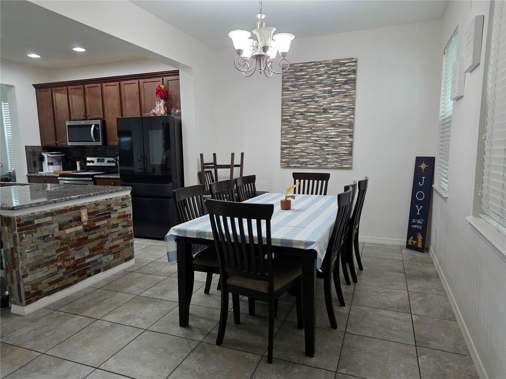 Image 2 of property listing at 12749 GARRIDAN AVENUE, Windermere, FL 34786