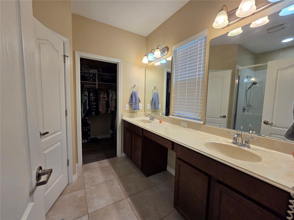 Image 28 of property listing at 12749 GARRIDAN AVENUE, Windermere, FL 34786