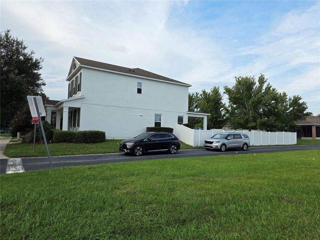 Image 34 of property listing at 12749 GARRIDAN AVENUE, Windermere, FL 34786