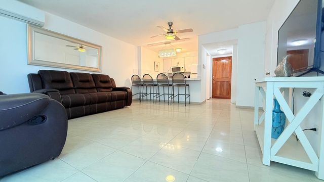37 AVE. ISLA VERDE 1115, Carolina, PR 00979