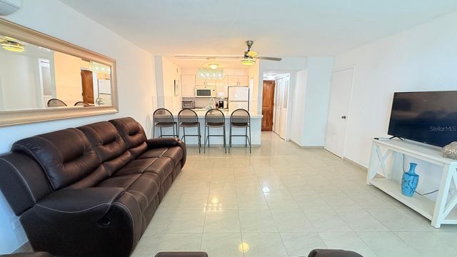 37 AVE. ISLA VERDE 1115, Carolina, PR 00979